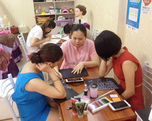 【南寧美甲學(xué)?！繉W(xué)員專訪丨幸福生活是要靠自己努力拼搏得來的