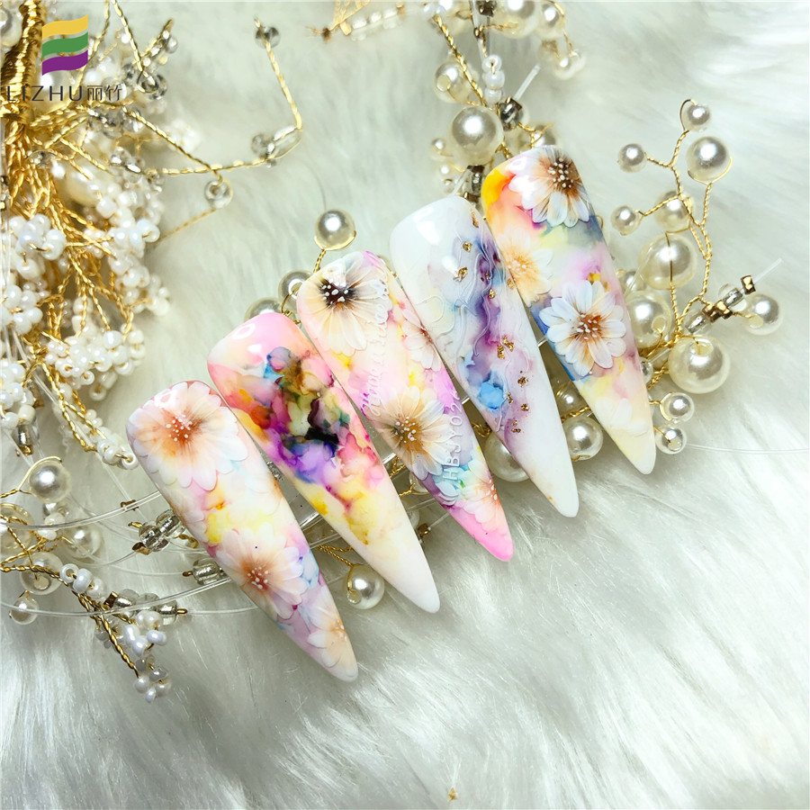 美甲技巧：美甲怎樣做保持時(shí)間長(zhǎng)