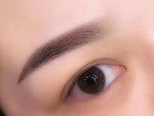 紋繡前如何設(shè)計合適顧客的眉型