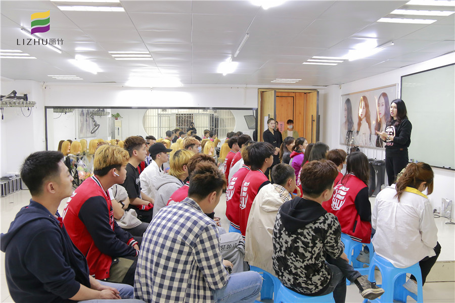 來廣西南寧美發(fā)學校學技能，就業(yè)有保障