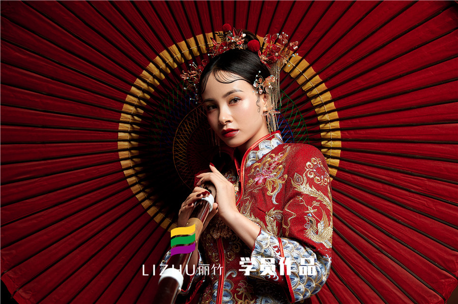 廣西專業(yè)化妝學校：秀禾新娘發(fā)型編發(fā)教程