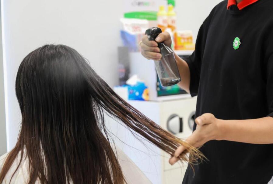 不同長度的碎發(fā)怎么剪？廣西有實力的學校教你