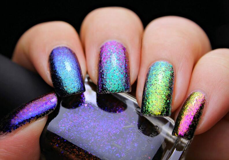 甲油膠拉絲了怎么辦？廣西美甲培訓(xùn)學(xué)校找到解決辦法