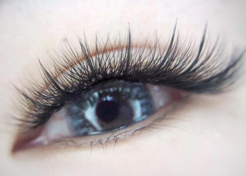 南寧美睫培訓學校：如何避免進入美睫誤區(qū)