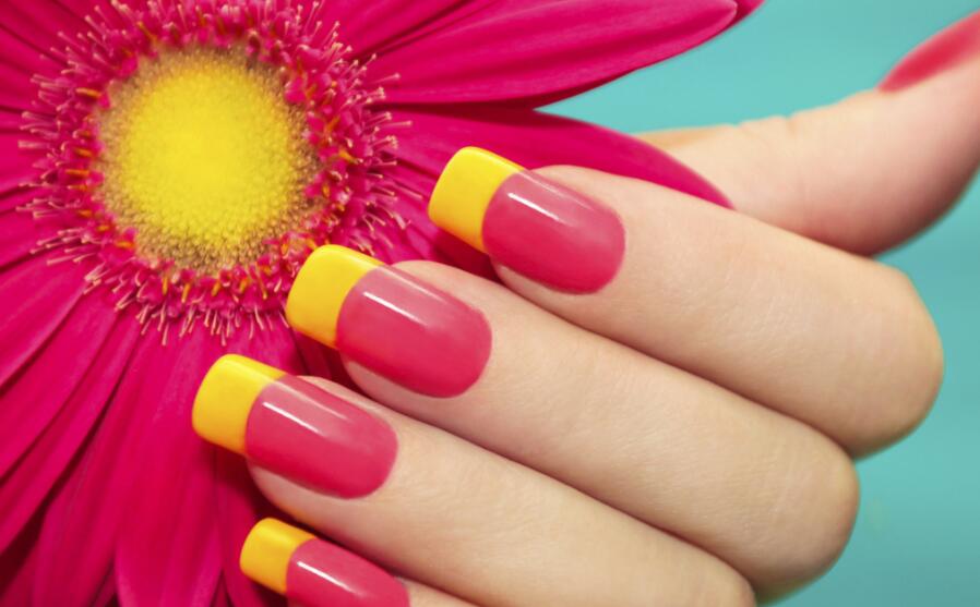 光療甲優(yōu)缺點有哪些？廣西口碑好的美甲學校告訴你