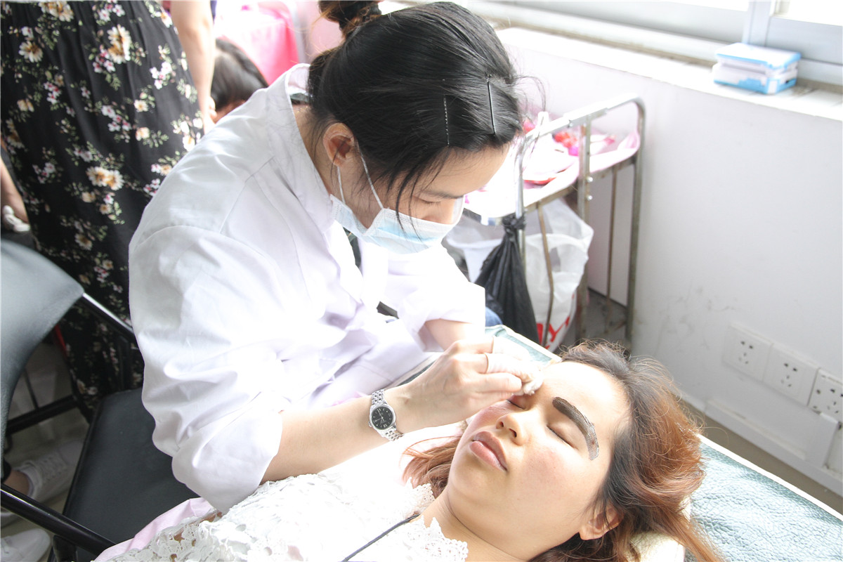 美睫過后為什么要修補眉毛呢？