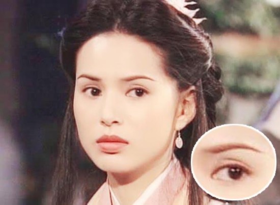 南寧彩妝學(xué)校預(yù)測(cè)：咬唇妝和柳葉眉大火歸來(lái)