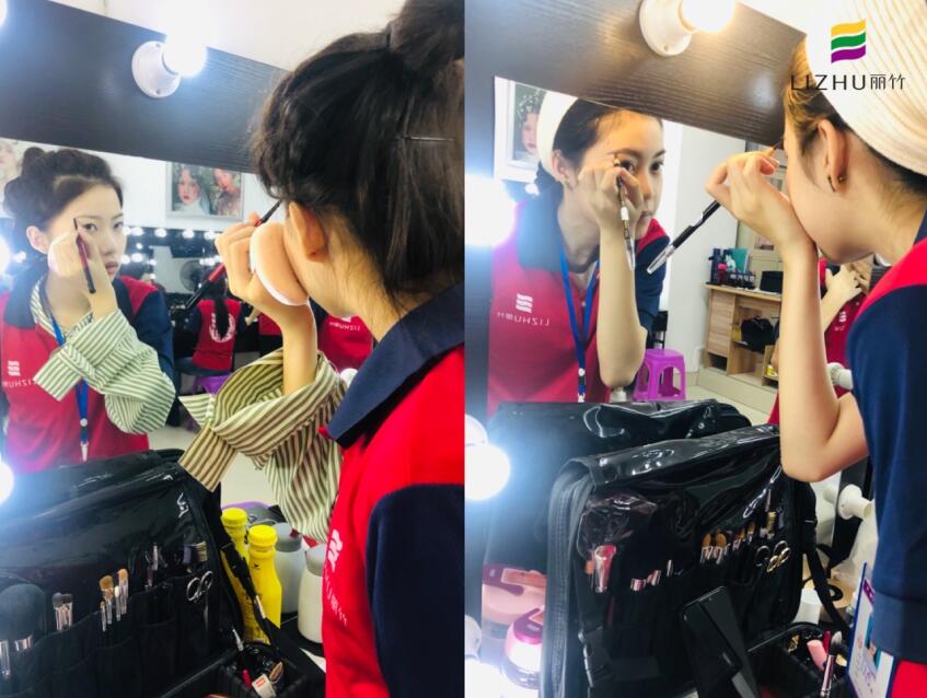 夏天脫妝怎么辦？南寧學(xué)化妝學(xué)校幫你解決