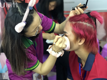 男士化妝的注意事項(xiàng)，南寧彩妝培訓(xùn)班幫你劃重點(diǎn)