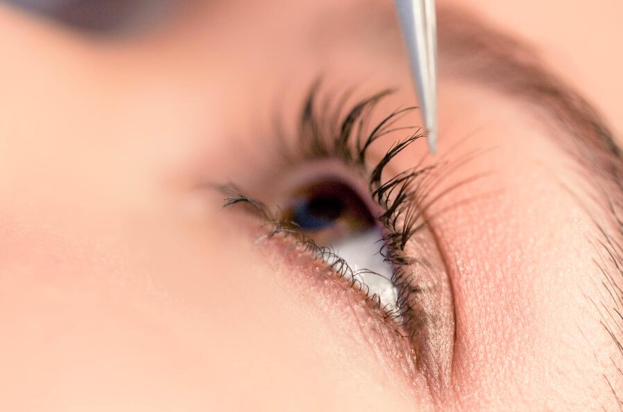 學(xué)美睫必備基本技法，看廣西美睫培訓(xùn)哪家好