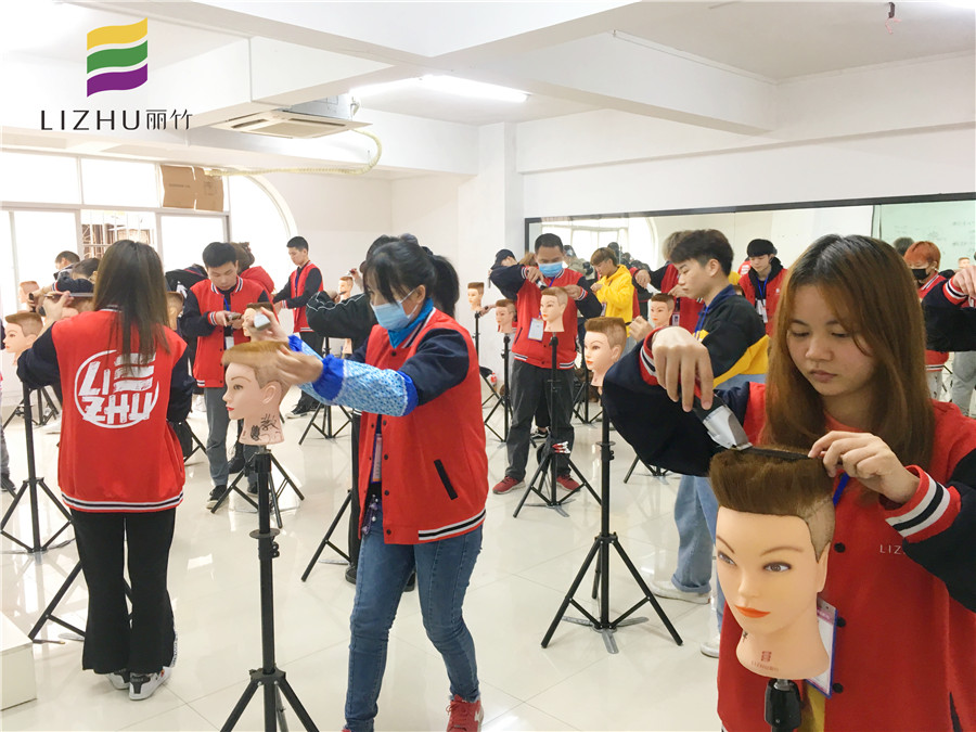 剪平頭的流程？南寧美發(fā)培訓(xùn)機(jī)構(gòu)總結(jié)好了