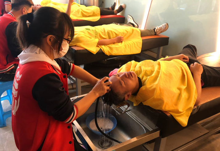 秋季如何護(hù)發(fā)？南寧美發(fā)學(xué)習(xí)洗護(hù)必學(xué)課程