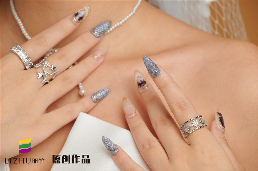 貼甲片能維持多久？廣西美甲基礎(chǔ)學(xué)校告訴你