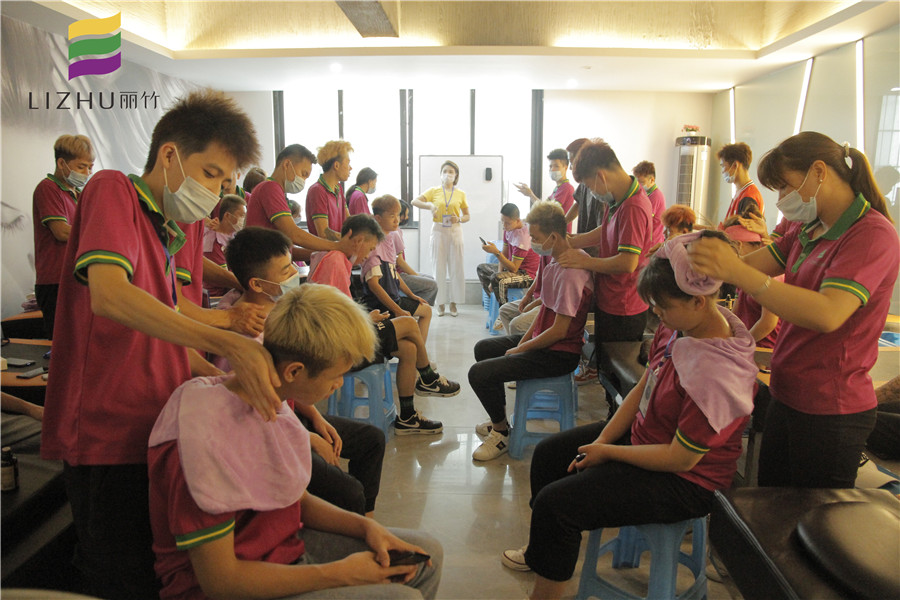 美發(fā)洗護(hù)按摩手法，廣西美發(fā)排行準(zhǔn)備好了