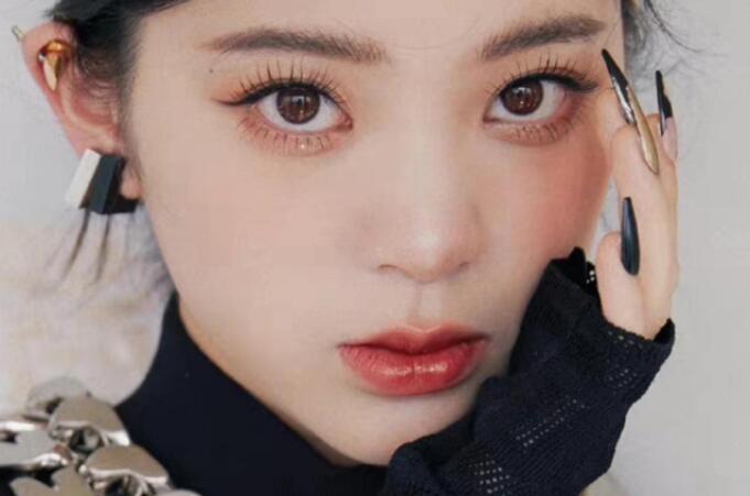 學(xué)小鹿感財(cái)閥千金”仿妝，知南寧學(xué)化妝哪家?guī)熧Y強(qiáng)_