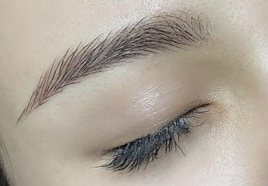 野生眉怎么畫？廣西專業(yè)化妝培訓(xùn)學(xué)校教你