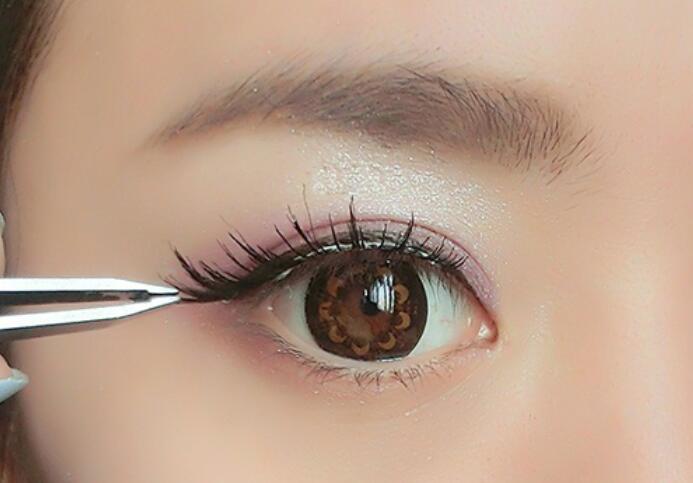 嫁接睫毛有什么好處？南寧美睫紋繡學校分享
