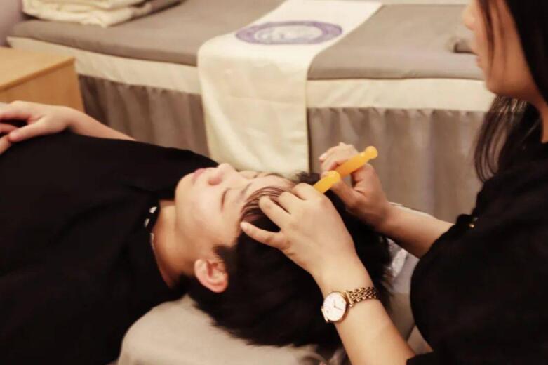 頭部撥筋的好處，南寧美容學(xué)校十大品牌課程