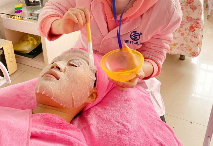 臉部嚴(yán)重缺水怎么快速補(bǔ)水？廣西美容護(hù)膚培訓(xùn)有妙招