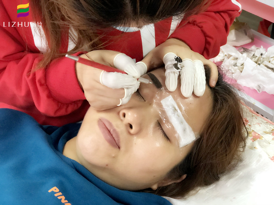 紋眉快速消腫的方法，南寧紋繡眉眼唇培訓分享