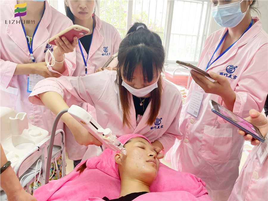 如何延長(zhǎng)美容儀器使用時(shí)間？南寧美容儀器培訓(xùn)班教你