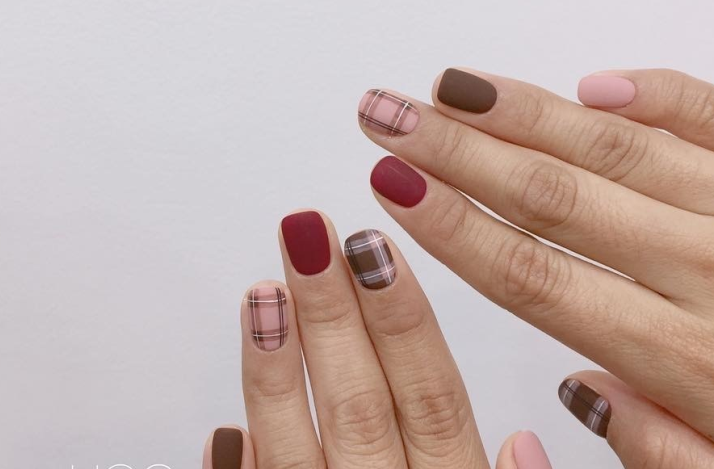 格紋美甲，廣西美甲培訓(xùn)排行前三推薦