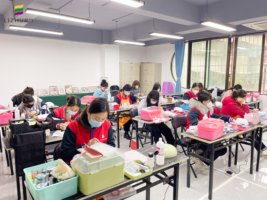 速提升美甲能力的技巧（一）| 南寧學美甲職業(yè)