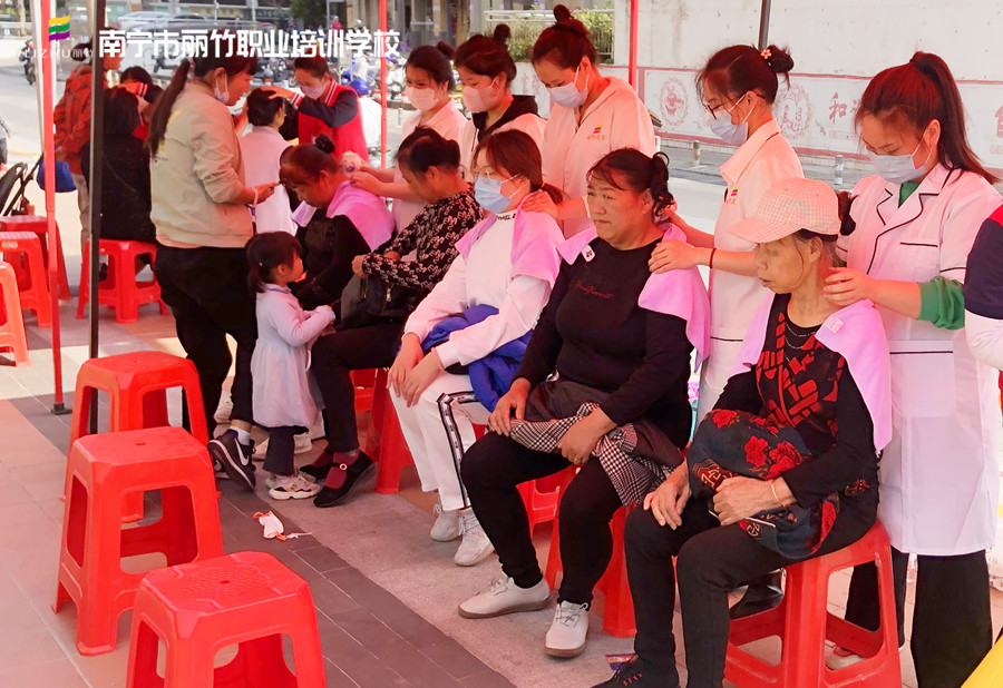 美容社會實(shí)踐活動，廣西美容職業(yè)學(xué)校專業(yè)技能贏口碑