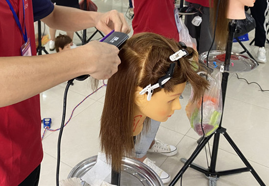 頭發(fā)拉直后的護(hù)理方法，廣西美發(fā)護(hù)發(fā)培訓(xùn)班課程