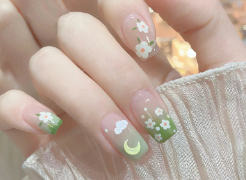 可愛(ài)甜心美甲，廣西美甲網(wǎng)紅造型班推薦