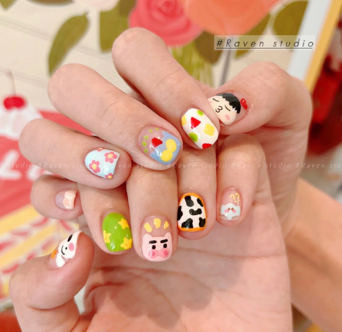 卡通手繪美甲，廣西美甲款式造型學(xué)校推薦