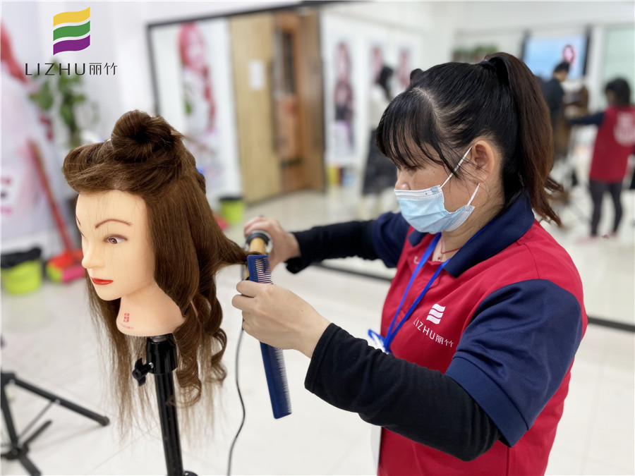 美發(fā)電棒注意事項(xiàng)，廣西正規(guī)美發(fā)學(xué)校分享