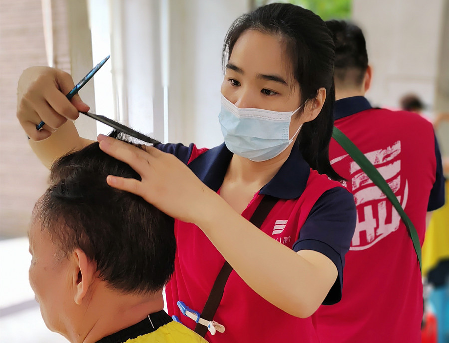 南寧美發(fā)學(xué)校真人實踐，麗竹美發(fā)學(xué)校沖沖沖