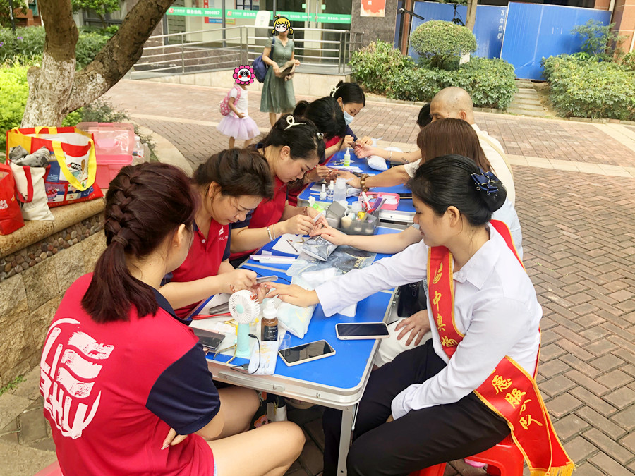 免費美甲活動&社區(qū)美甲活動，南寧美甲學(xué)校在行動