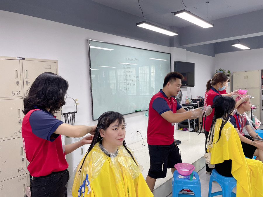 夏日染頭發(fā)后如何護理？廣西染發(fā)護發(fā)培訓班分享技巧