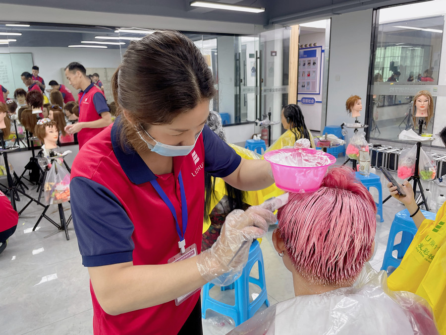 染發(fā)配色的面積比例，?零基礎(chǔ)染發(fā)培訓(xùn)