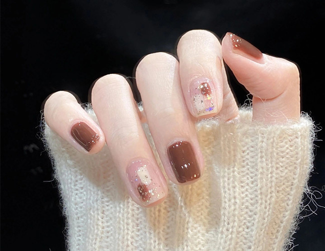 極簡(jiǎn)風(fēng)美甲，廣西美甲培訓(xùn)中心推薦