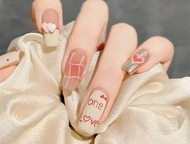 糖果色法式美甲，南寧培訓(xùn)美甲師推薦