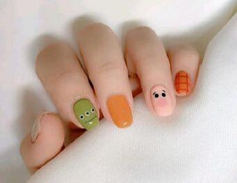 可愛(ài)繪畫(huà)美甲，南寧美甲培訓(xùn)中心美甲分享