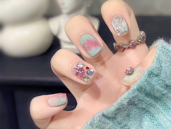 適合短圓甲的秋冬氛圍美甲，南寧美甲推薦