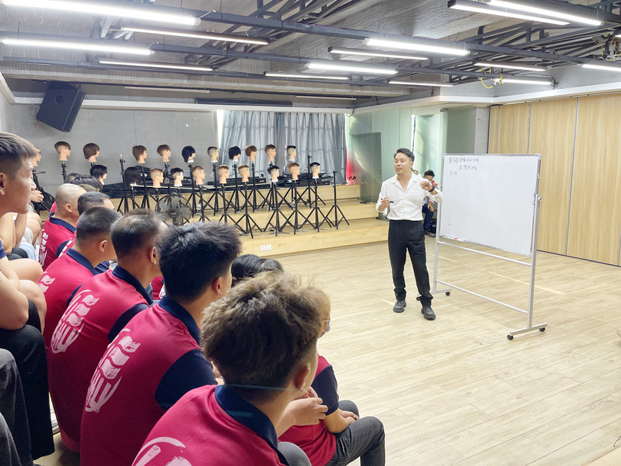 廣西美發(fā)學校畢業(yè)生就業(yè)宣講會-乾健·形象設計沙龍專場