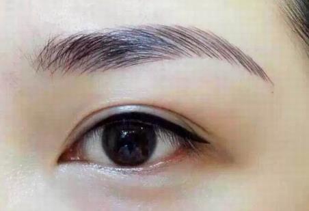 為什么眉毛和美瞳線要一起紋？南寧紋繡造型學(xué)校解析