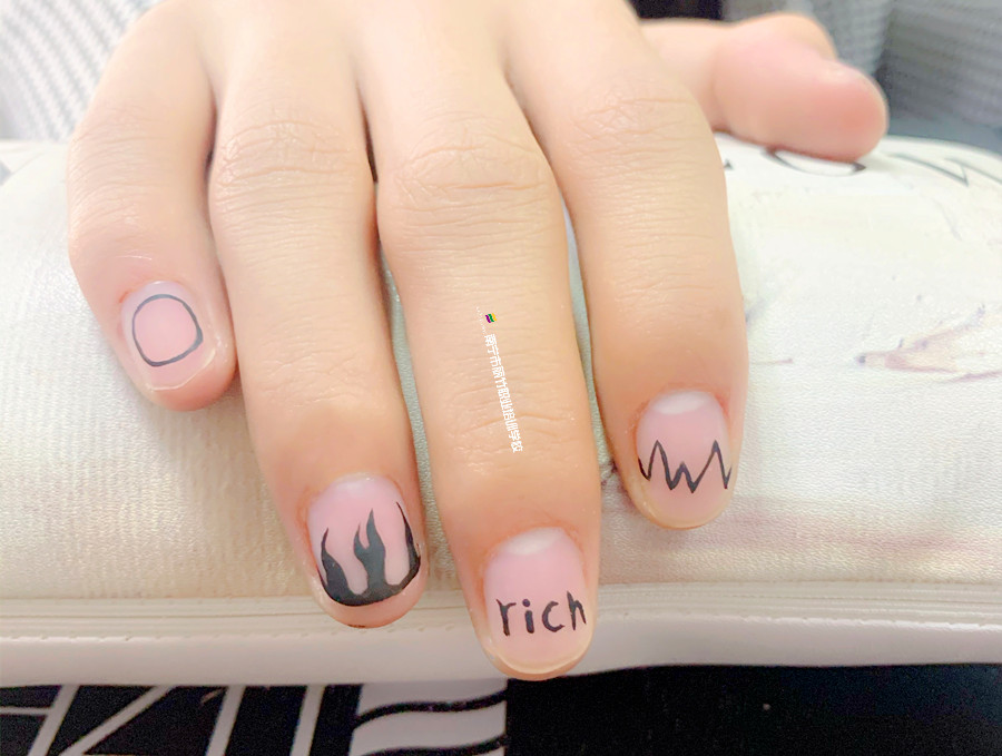 廣西美甲基礎(chǔ)教學(xué)：短甲美甲如何包邊？