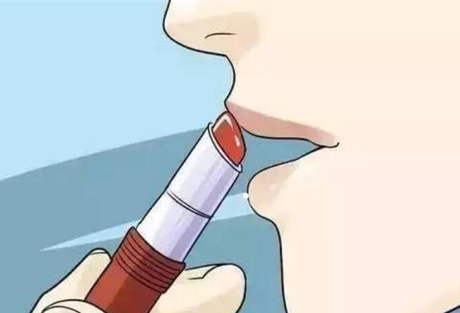 嘴唇干裂起皮的原因，南寧美容護膚養(yǎng)顏教程