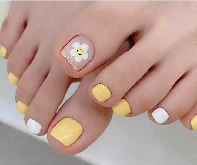 夏日腳趾美甲圖片，南寧美甲造型職業(yè)學(xué)校分享