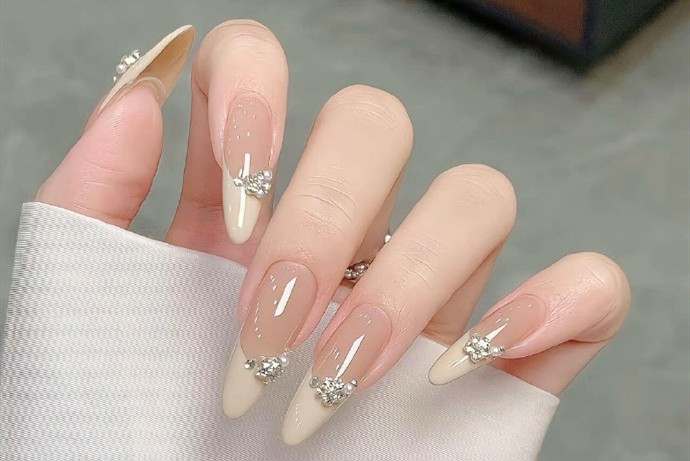 法式蝴蝶結(jié)美甲，廣西美甲款式