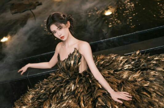 鞠婧祎金羽妝教程，南寧化妝仿妝培訓(xùn)