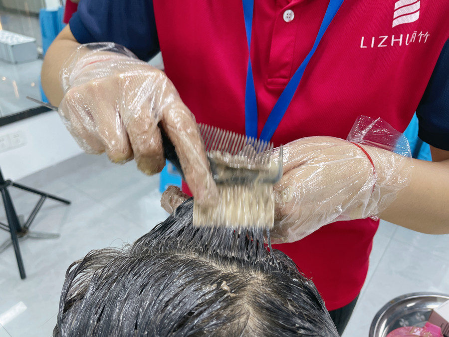 泡沫染發(fā)劑的使用技巧，廣西燙染培訓(xùn)學(xué)校分享