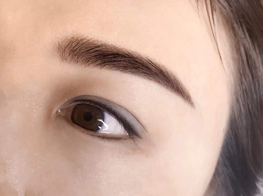 紋美瞳線的操作步驟，南寧學(xué)紋美瞳線