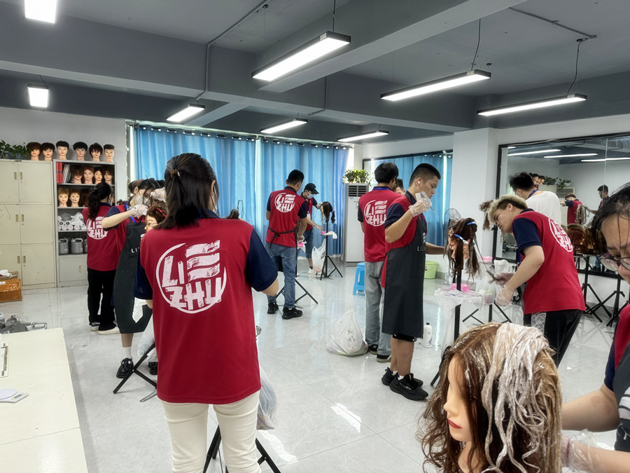 留幾手染發(fā)技術(shù)，廣西燙染訓練